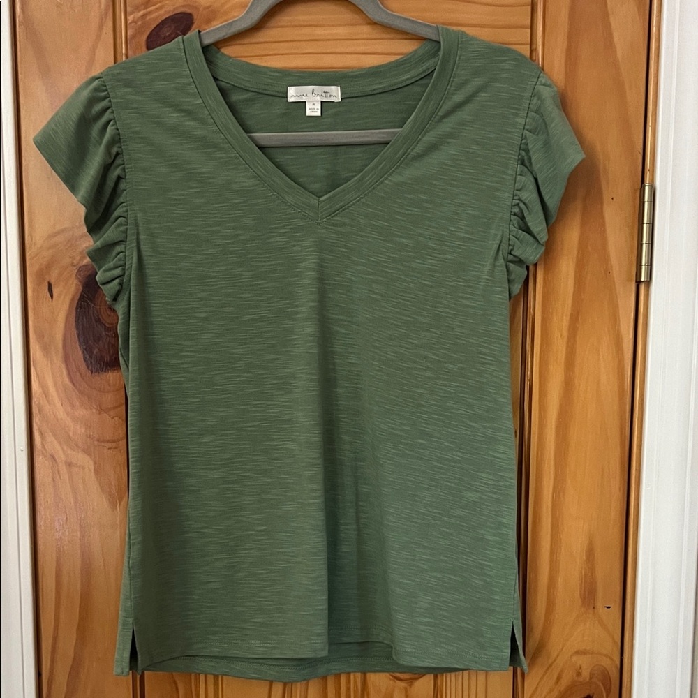 Nine Britton Green V-Neck Ruffle Sleeve Tee M